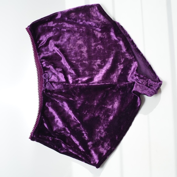 Two-Piece Velvet Lingerie Lounge Set - Picture 6 of 9